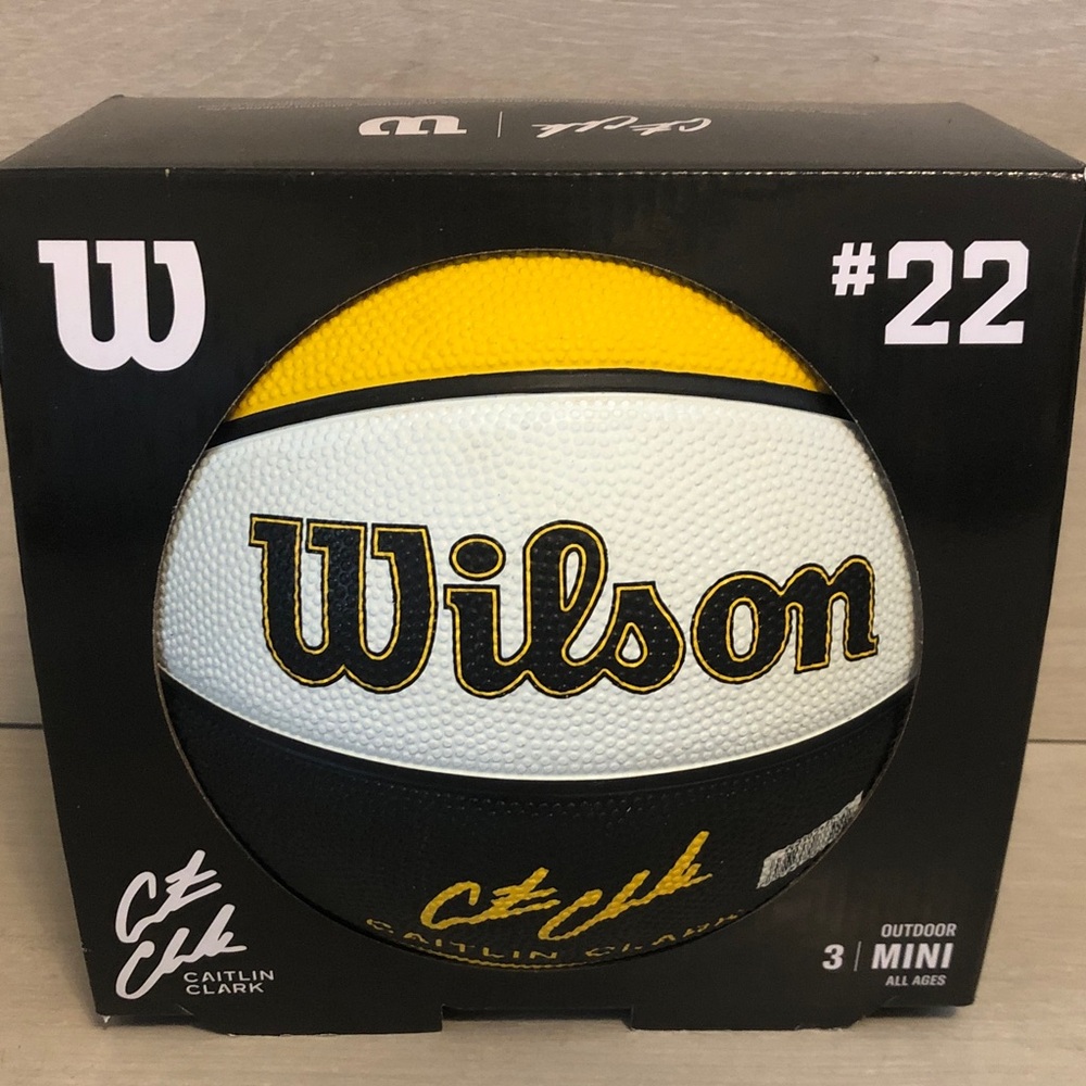 Caitlin Clark Iowa Hawkeyes Colors Wison  Mini Sz 3 Basketball NIB Pls Read